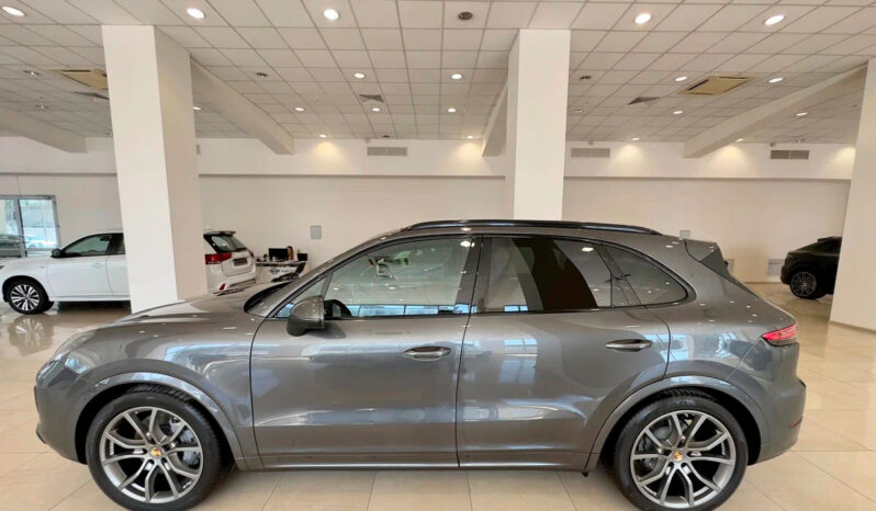 
								Porsche Cayenne S III, 2022 full									